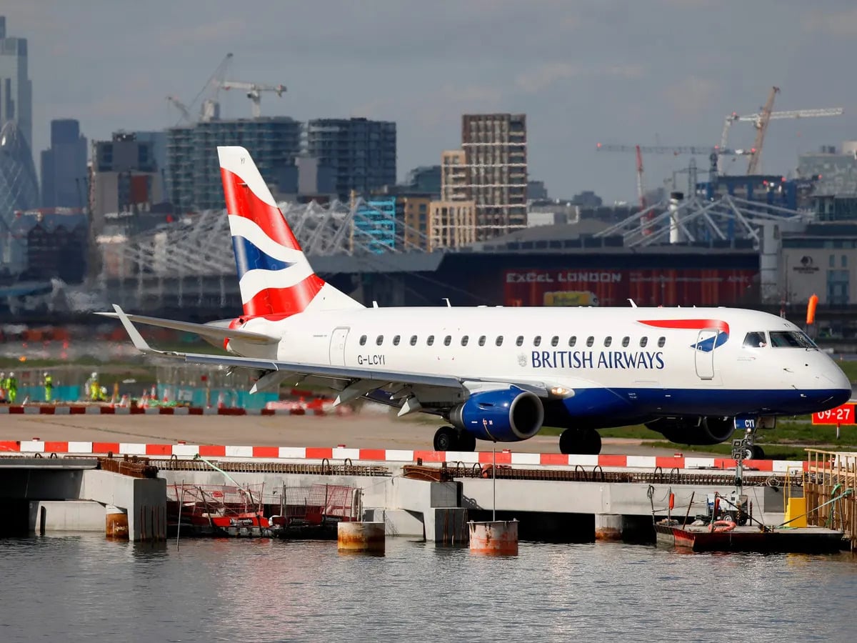 london city airport taxis